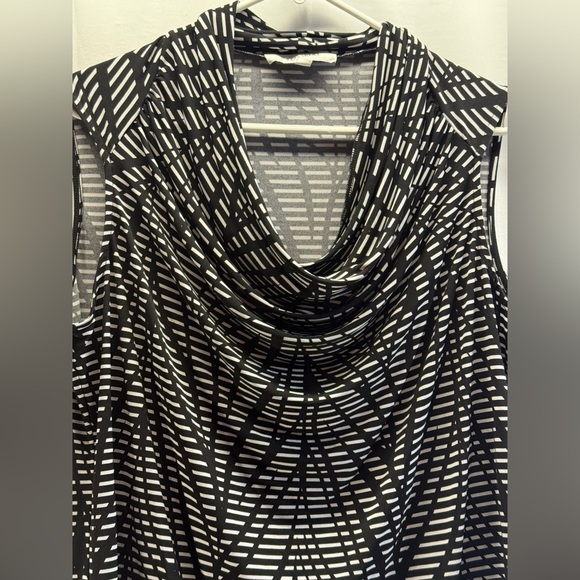 Jones Studio Black and White Sleeveless Top - Picture 3 of 8